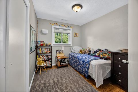 Tiny photo for 571 S Mountain Avenue, Ashland, OR 97520 (MLS # 220219278)