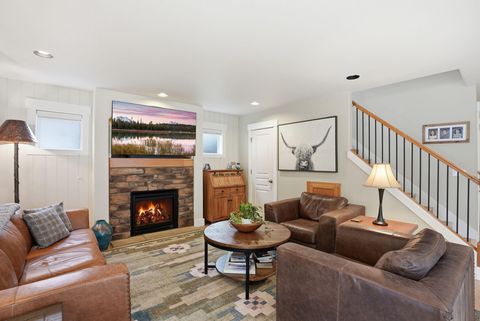 Tiny photo for 63141 Britta Street, Bend, OR 97703 (MLS # 220219513)