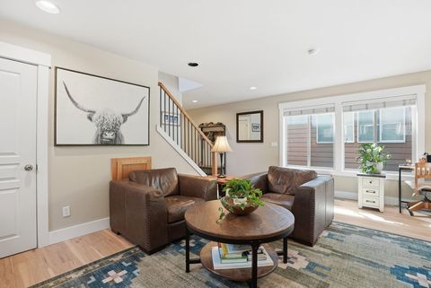 Tiny photo for 63141 Britta Street, Bend, OR 97703 (MLS # 220219513)