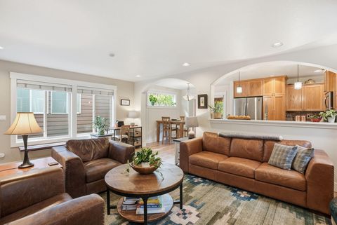 Tiny photo for 63141 Britta Street, Bend, OR 97703 (MLS # 220219513)