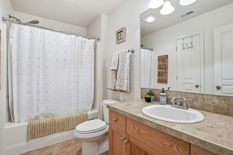 Tiny photo for 63141 Britta Street, Bend, OR 97703 (MLS # 220219513)