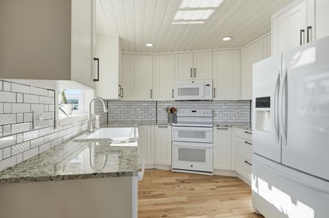 Tiny photo for 4074 SW Reif Road, Powell Butte, OR 97753 (MLS # 220217450)