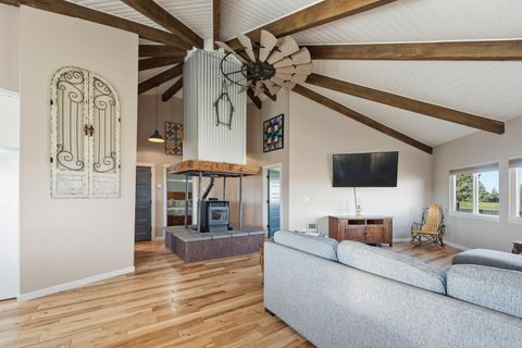 Tiny photo for 4074 SW Reif Road, Powell Butte, OR 97753 (MLS # 220217450)