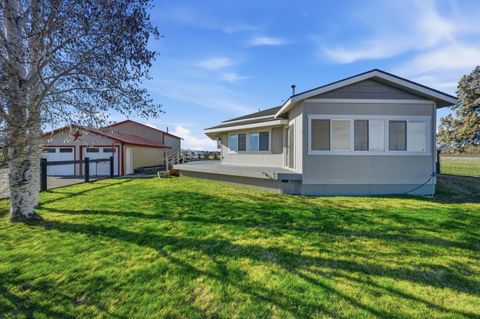 Tiny photo for 4074 SW Reif Road, Powell Butte, OR 97753 (MLS # 220217450)