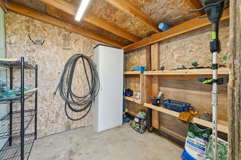 Tiny photo for 4074 SW Reif Road, Powell Butte, OR 97753 (MLS # 220217450)