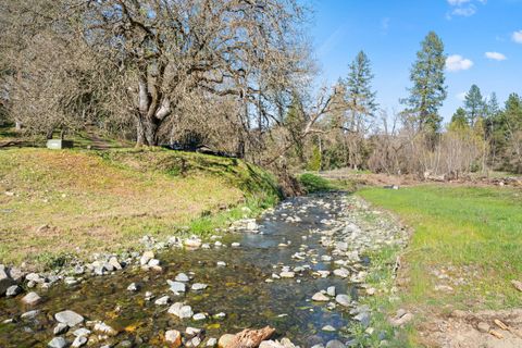 Tiny photo for 151 Kubli Road, Grants Pass, OR 97527 (MLS # 220217103)