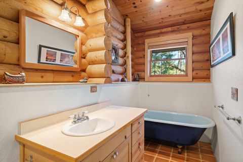 Tiny photo for 151 Kubli Road, Grants Pass, OR 97527 (MLS # 220217103)