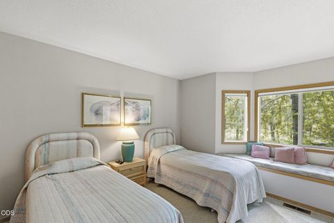 Tiny photo for 57342 Beaver Ridge Loop #18C, Sunriver, OR 97707 (MLS # 220223353)