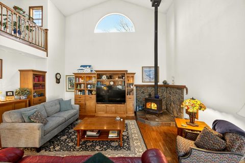 Tiny photo for 7555 E Antelope Road, Eagle Point, OR 97524 (MLS # 220213960)