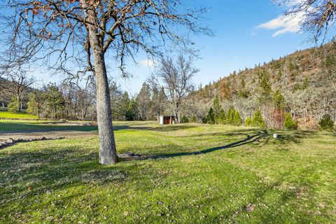 Tiny photo for 7555 E Antelope Road, Eagle Point, OR 97524 (MLS # 220213960)