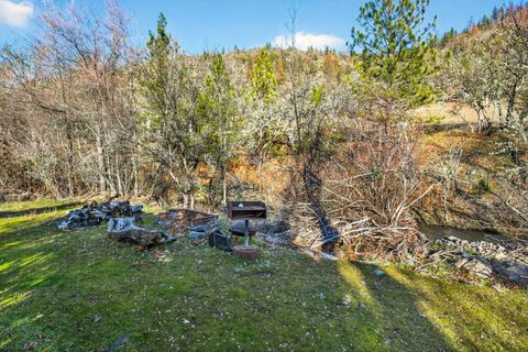 Tiny photo for 7555 E Antelope Road, Eagle Point, OR 97524 (MLS # 220213960)
