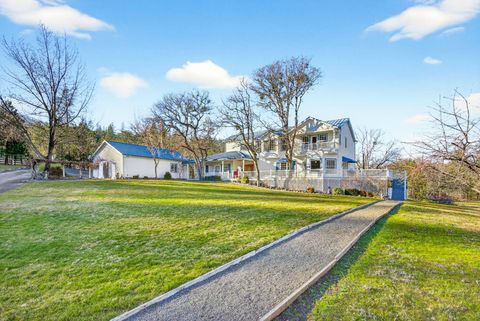 Tiny photo for 7555 E Antelope Road, Eagle Point, OR 97524 (MLS # 220213960)