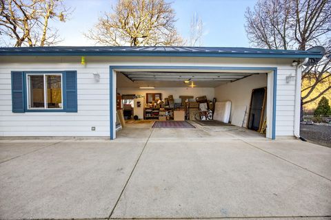 Tiny photo for 7555 E Antelope Road, Eagle Point, OR 97524 (MLS # 220213960)