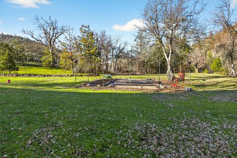 Tiny photo for 7555 E Antelope Road, Eagle Point, OR 97524 (MLS # 220213960)