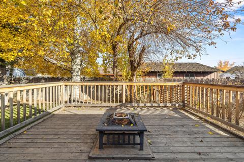 Tiny photo for 3919 Redondo Way, Klamath Falls, OR 97603 (MLS # 220211959)