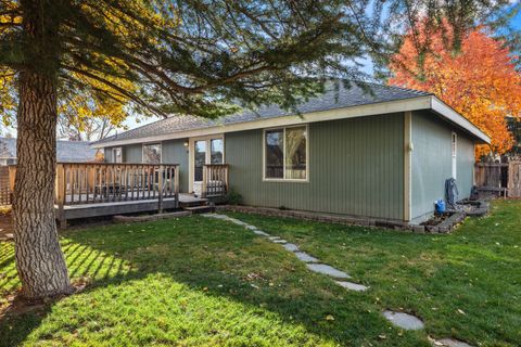 Tiny photo for 3919 Redondo Way, Klamath Falls, OR 97603 (MLS # 220211959)