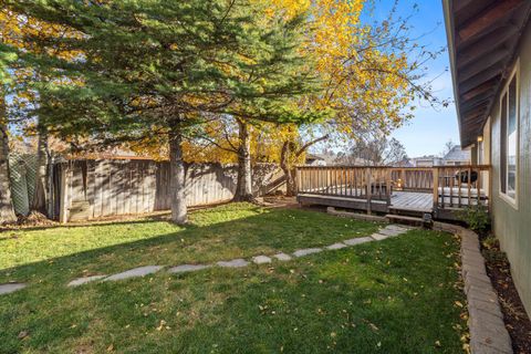 Tiny photo for 3919 Redondo Way, Klamath Falls, OR 97603 (MLS # 220211959)