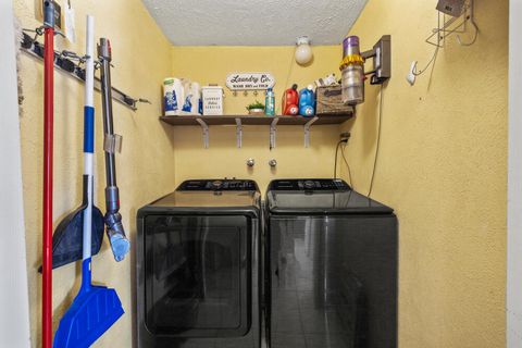 Tiny photo for 3919 Redondo Way, Klamath Falls, OR 97603 (MLS # 220211959)