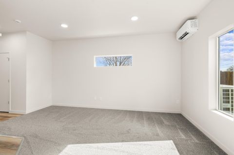 Tiny photo for 2024 Sunset Drive #6, Medford, OR 97501 (MLS # 220215869)