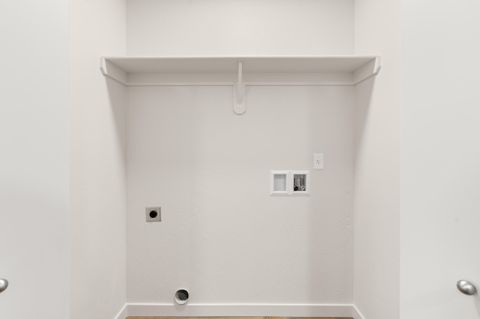 Tiny photo for 2024 Sunset Drive #6, Medford, OR 97501 (MLS # 220215869)