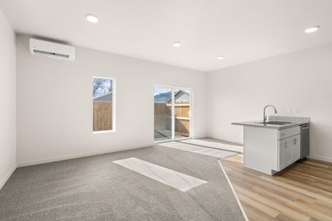 Tiny photo for 2024 Sunset Drive #6, Medford, OR 97501 (MLS # 220215869)