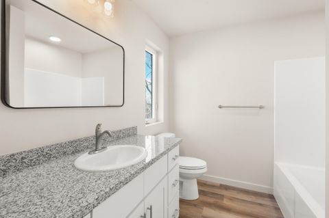 Tiny photo for 2024 Sunset Drive #6, Medford, OR 97501 (MLS # 220215869)