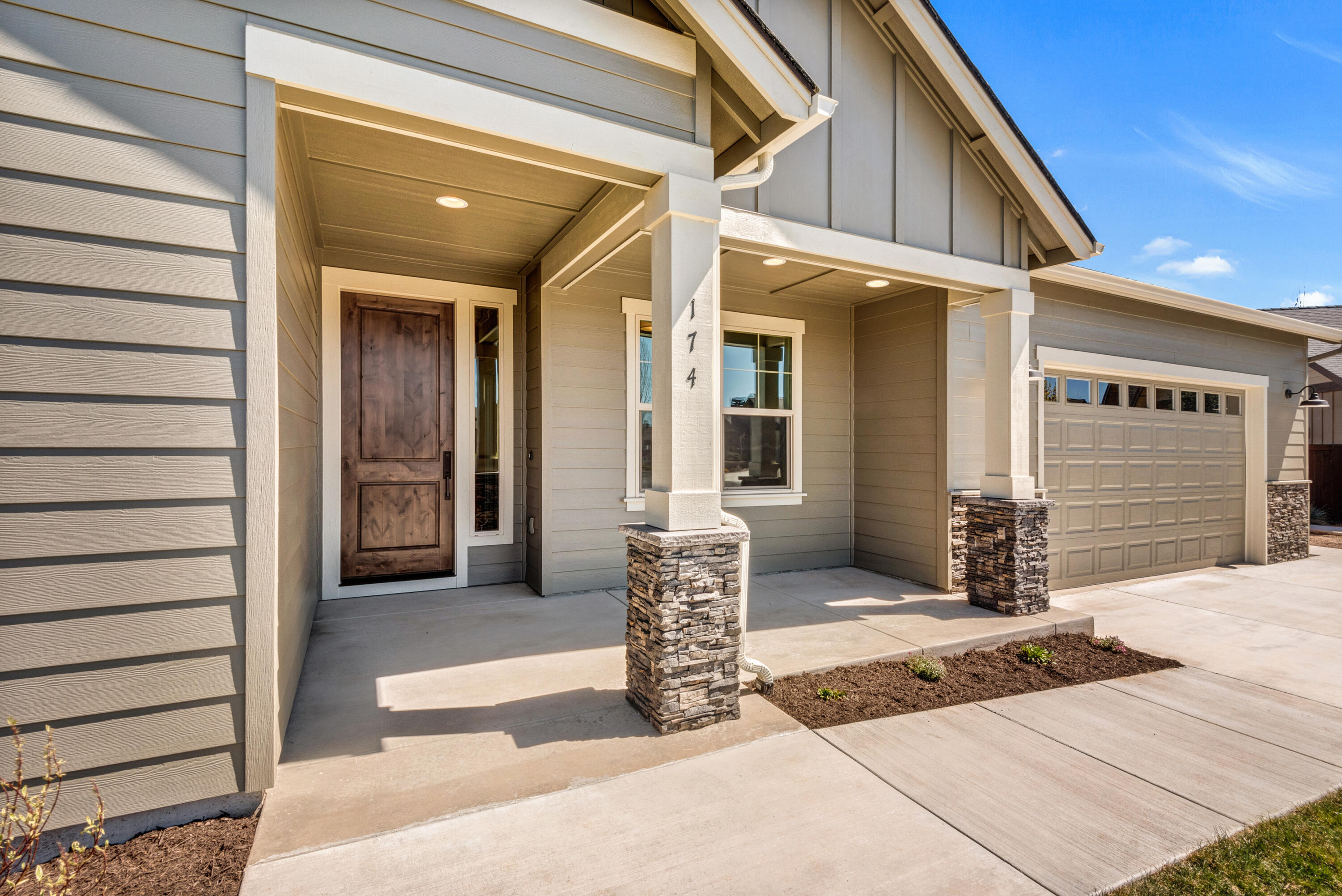 Saddle Ridge - Residential