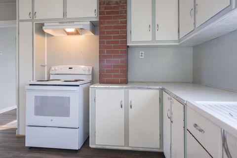 Tiny photo for 2686 Market Street, Bonanza, OR 97623 (MLS # 220211687)