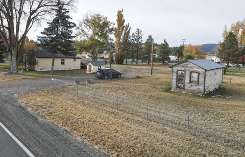 Tiny photo for 2686 Market Street, Bonanza, OR 97623 (MLS # 220211687)