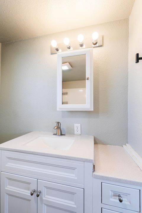 Tiny photo for 2686 Market Street, Bonanza, OR 97623 (MLS # 220211687)