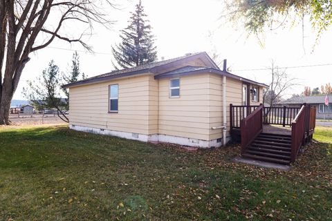 Tiny photo for 2686 Market Street, Bonanza, OR 97623 (MLS # 220211687)