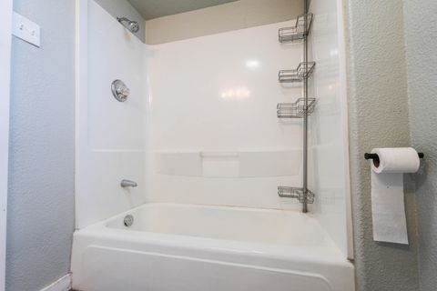 Tiny photo for 2686 Market Street, Bonanza, OR 97623 (MLS # 220211687)