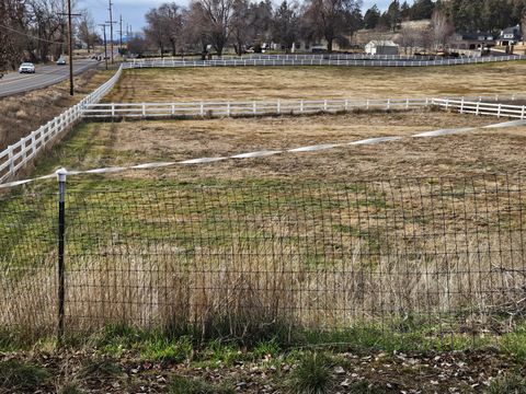 Tiny photo for 3340 E Vale Road, Klamath Falls, OR 97603 (MLS # 220215362)