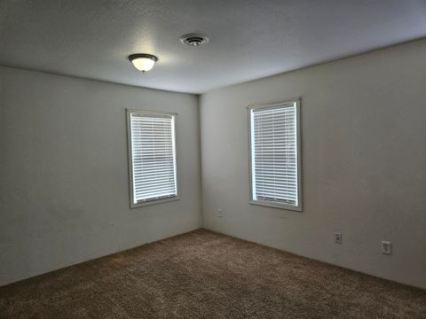 Tiny photo for 3340 E Vale Road, Klamath Falls, OR 97603 (MLS # 220215362)