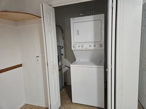 Tiny photo for 3340 E Vale Road, Klamath Falls, OR 97603 (MLS # 220215362)