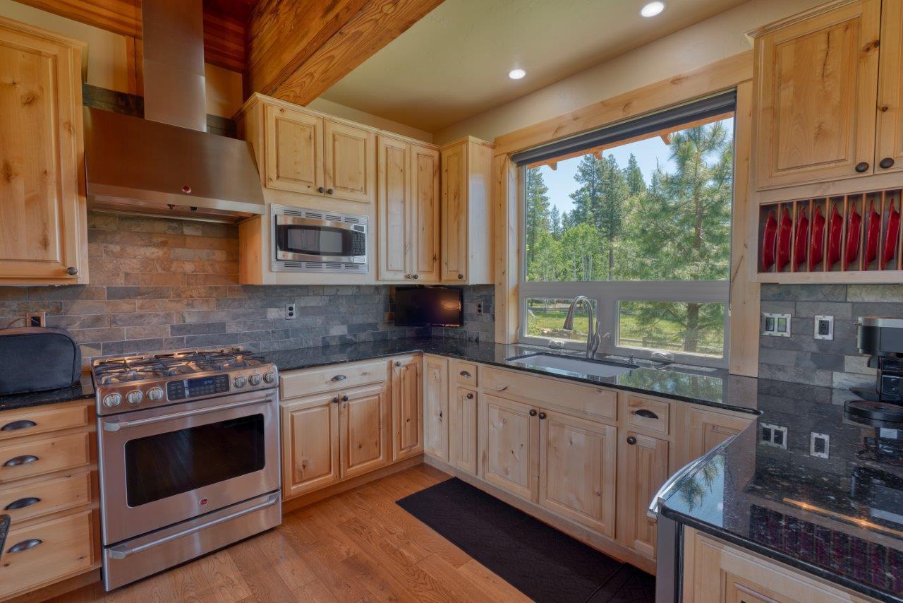 Metolius Meadows - Residential