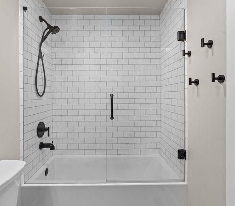 Tiny photo for 61585 Westridge Avenue, Bend, OR 97702 (MLS # 220210893)