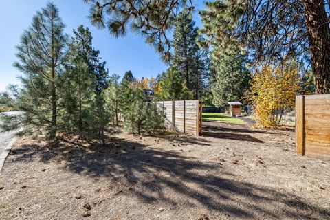 Tiny photo for 61585 Westridge Avenue, Bend, OR 97702 (MLS # 220210893)