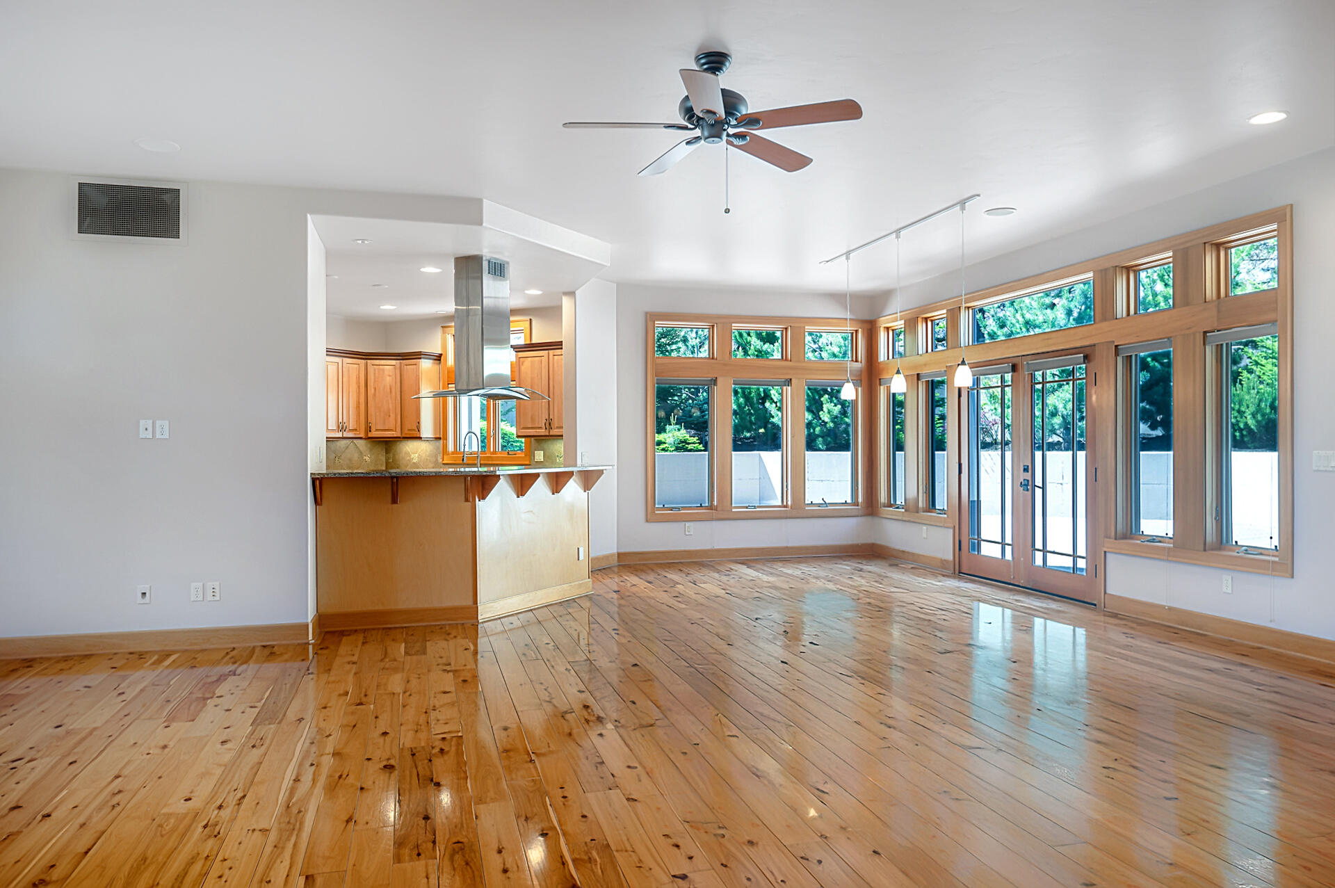 3145 NW Colonial Drive