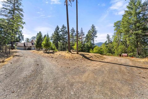 Tiny photo for 2600 Draper Valley Road, Selma, OR 97538 (MLS # 220214099)