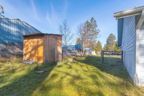 Tiny photo for 8576 E Evans Creek Road, Rogue River, OR 97537 (MLS # 220215009)