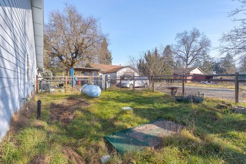 Tiny photo for 8576 E Evans Creek Road, Rogue River, OR 97537 (MLS # 220215009)