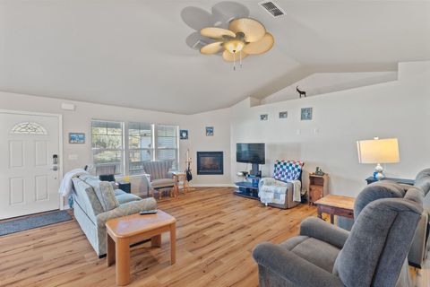 Tiny photo for 8576 E Evans Creek Road, Rogue River, OR 97537 (MLS # 220215009)