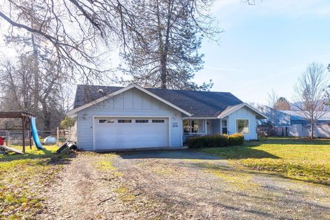 Tiny photo for 8576 E Evans Creek Road, Rogue River, OR 97537 (MLS # 220215009)