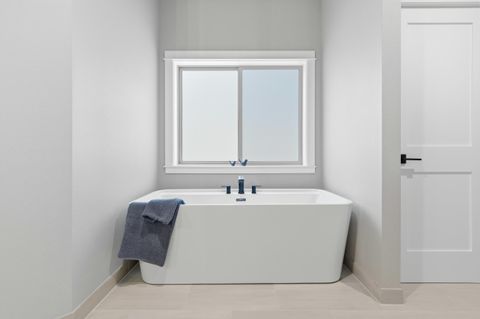 Tiny photo for 52327 Allen Drive #5, La Pine, OR 97739 (MLS # 220212069)