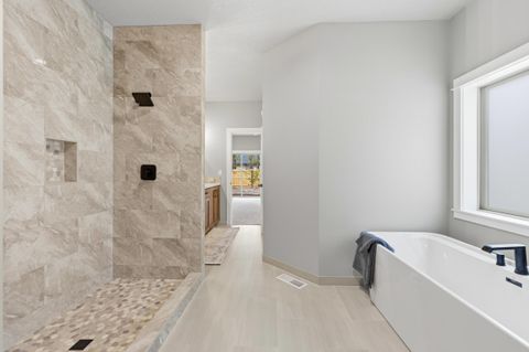 Tiny photo for 52327 Allen Drive #5, La Pine, OR 97739 (MLS # 220212069)