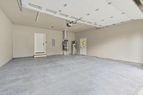 Tiny photo for 52327 Allen Drive #5, La Pine, OR 97739 (MLS # 220212069)