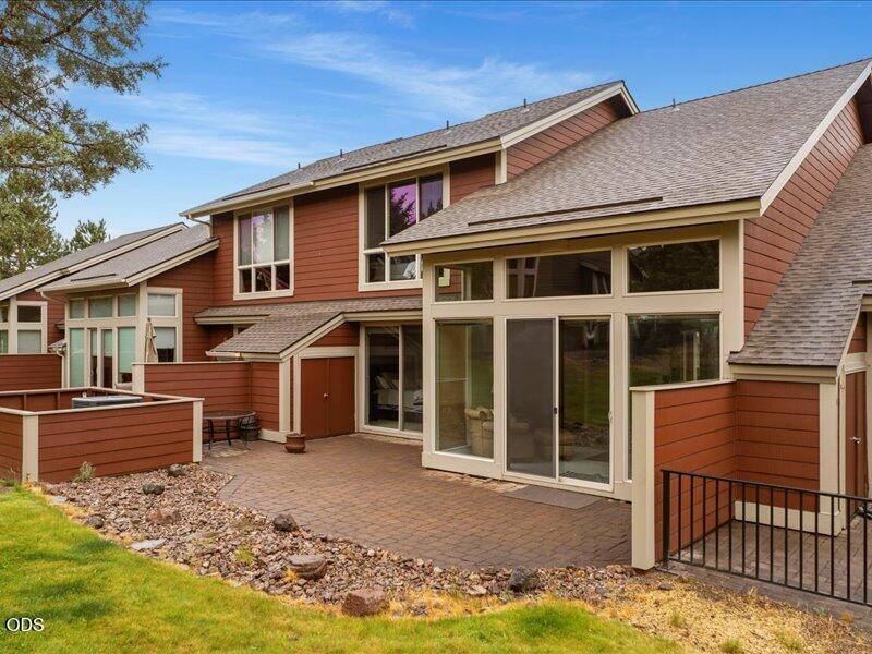 11110 Village Loop
