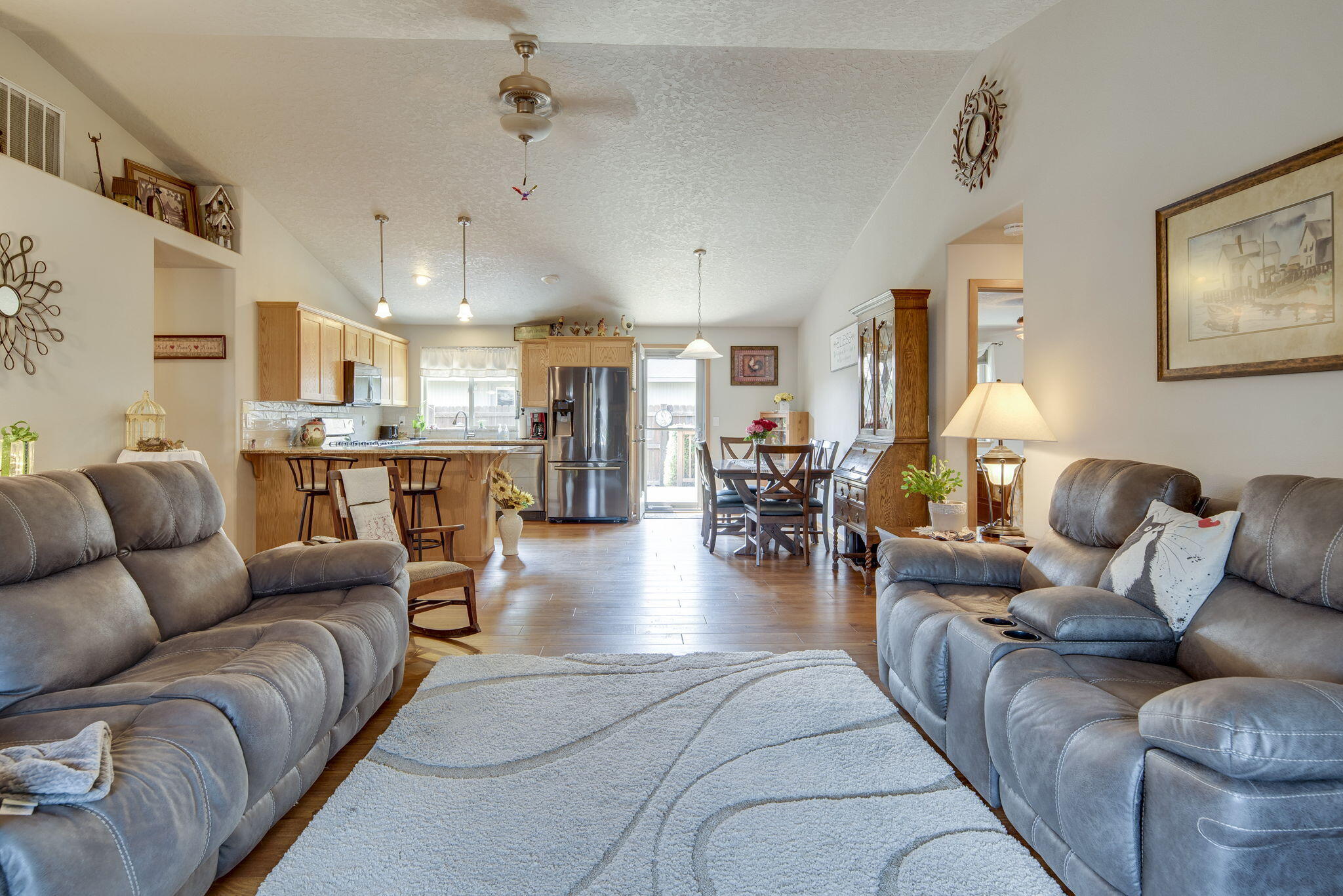 Paulina Peaks - Residential