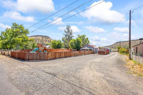 Tiny photo for 2180 SE Melrose Drive, Prineville, OR 97754 (MLS # 220213849)